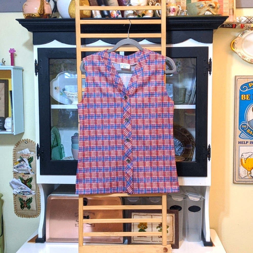 Vintage Sears 100% polyester red, white and blue button up tank. LIKE NEW